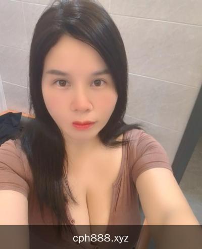 美臀骚货少妇