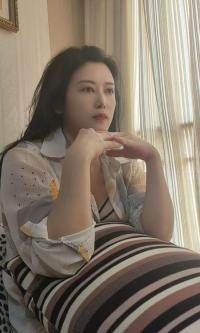 开福大奶少妇