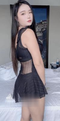 制服丝袜诱人的小骚货