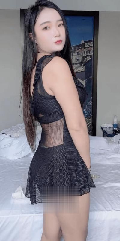制服丝袜诱人的小骚货