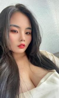 超胸的小七