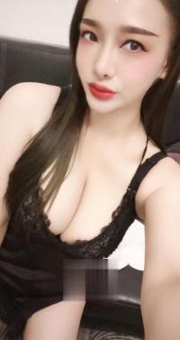 美腿丝袜性感索吻美少妇